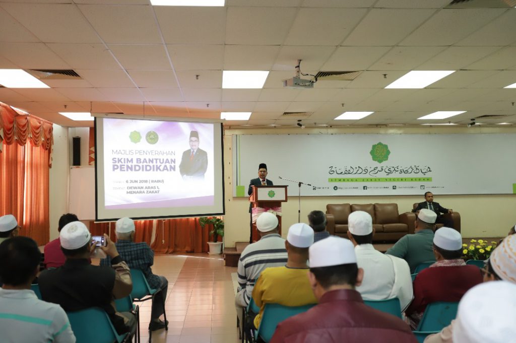 Zakat Kedah Serah Bantuan Pendidikan Ramadhan Lembaga Zakat Negeri Kedah Darul Aman